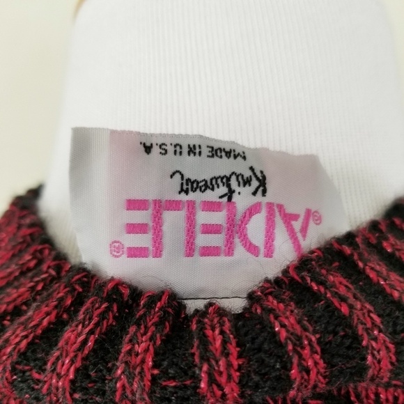 Vintage Sweater Black and Red Damask Metallic - Picture 5 of 6